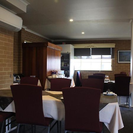 Grand Manor Motor Inn Queanbeyan Kültér fotó