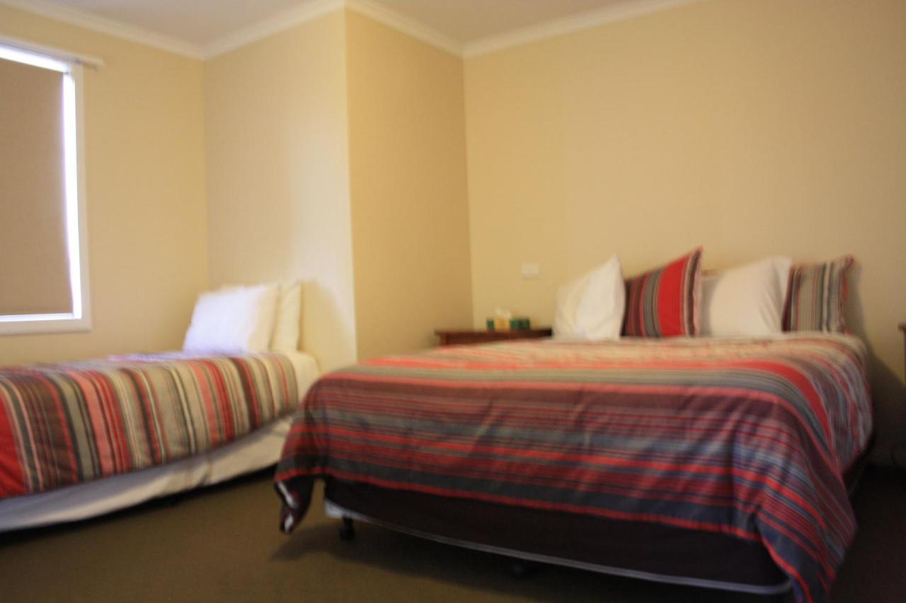 Grand Manor Motor Inn Queanbeyan Kültér fotó