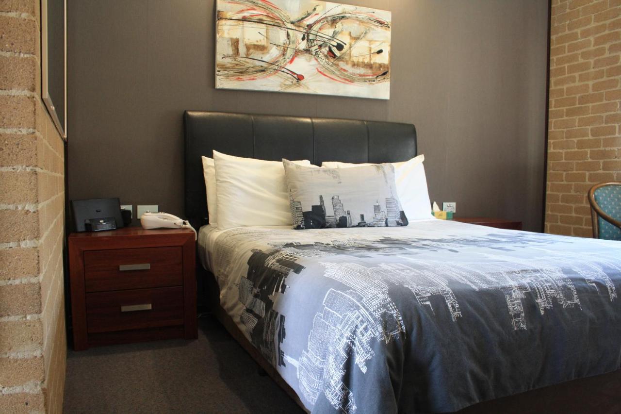 Grand Manor Motor Inn Queanbeyan Kültér fotó