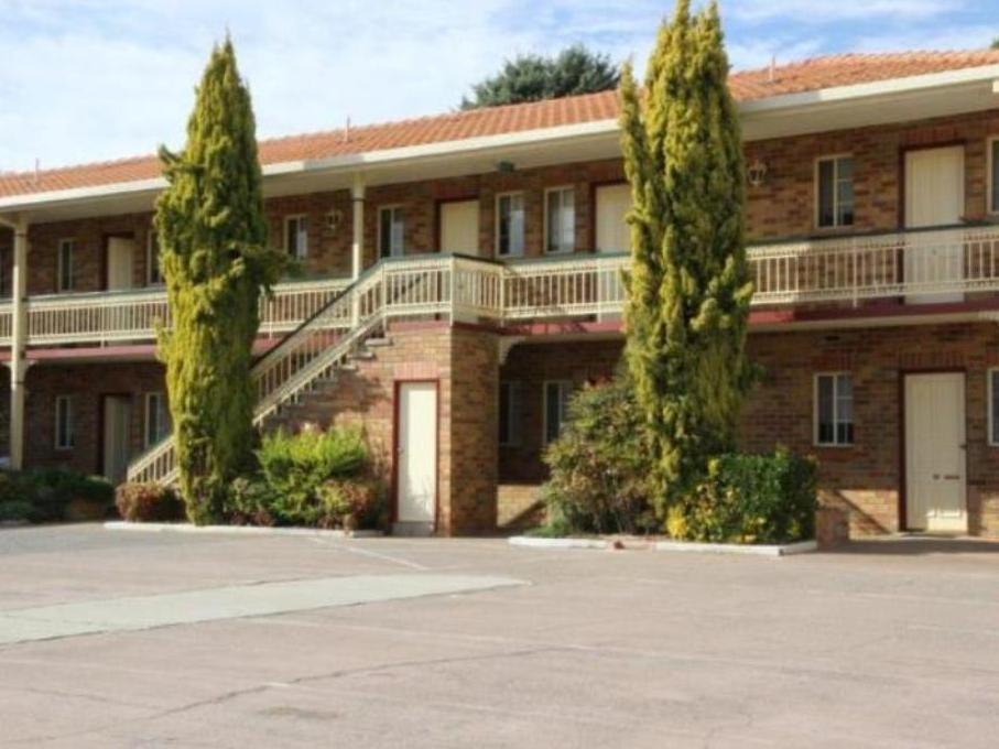Grand Manor Motor Inn Queanbeyan Kültér fotó