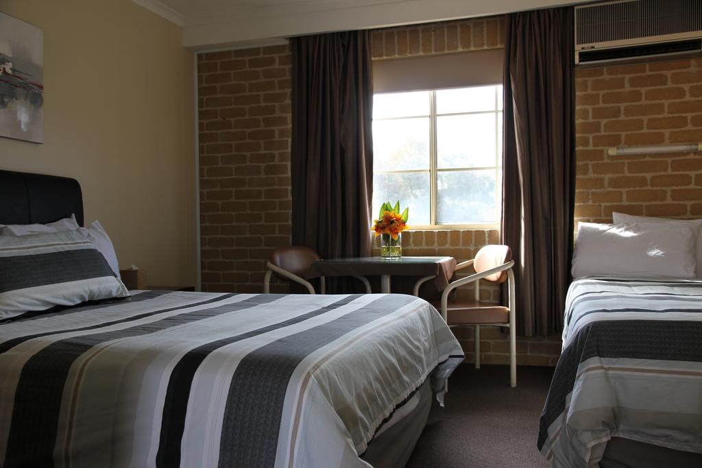 Grand Manor Motor Inn Queanbeyan Kültér fotó