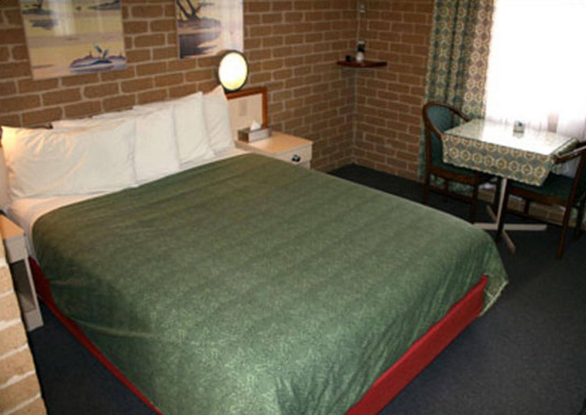 Grand Manor Motor Inn Queanbeyan Kültér fotó