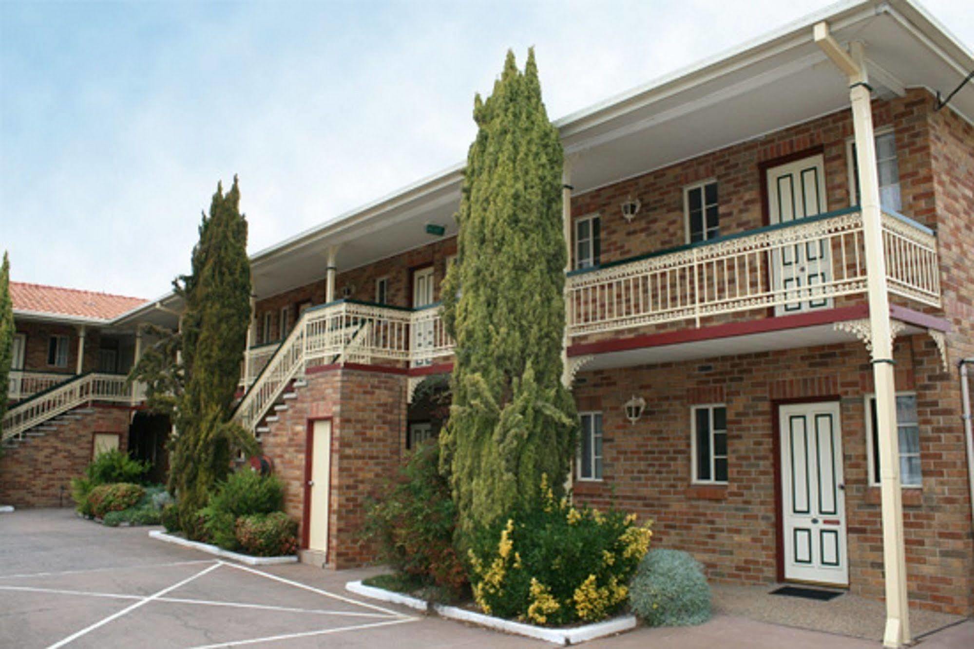 Grand Manor Motor Inn Queanbeyan Kültér fotó